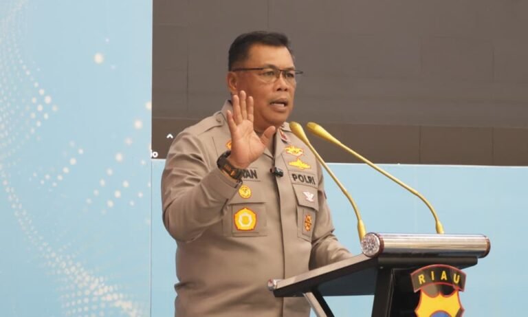 Kapolda Riau Tegaskan Polisi Tak Boleh Tunggu Viral, Pelayanan Publik dan Integritas Jadi Prioritas
