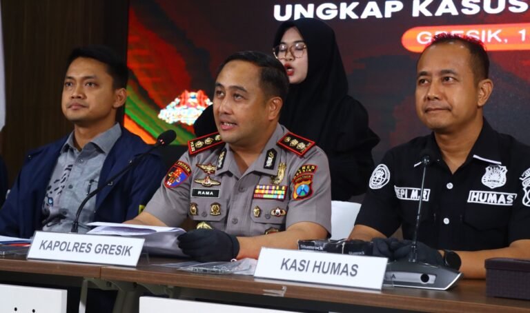 Polres Gresik Gerak Cepat Amankan Sindikat DC Pinjol Fiktif di Lampung