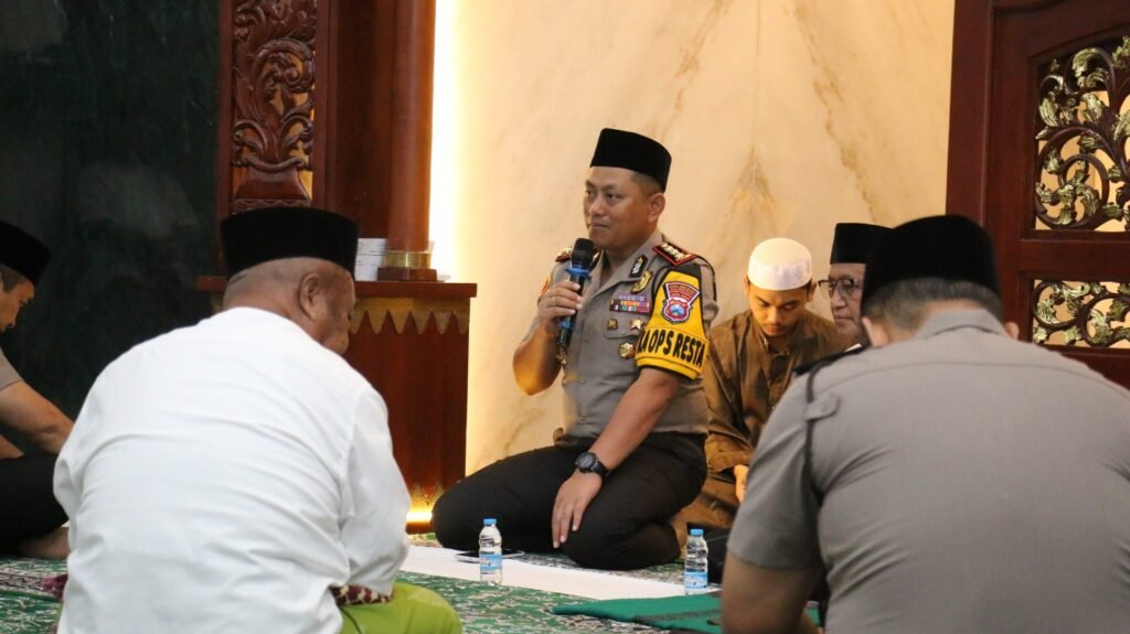 Subuh Keliling di Masjid Al Amin, Kapolresta Malang Kota Perkuat Toleransi dan Cegah Kriminalitas di Jam Rawan