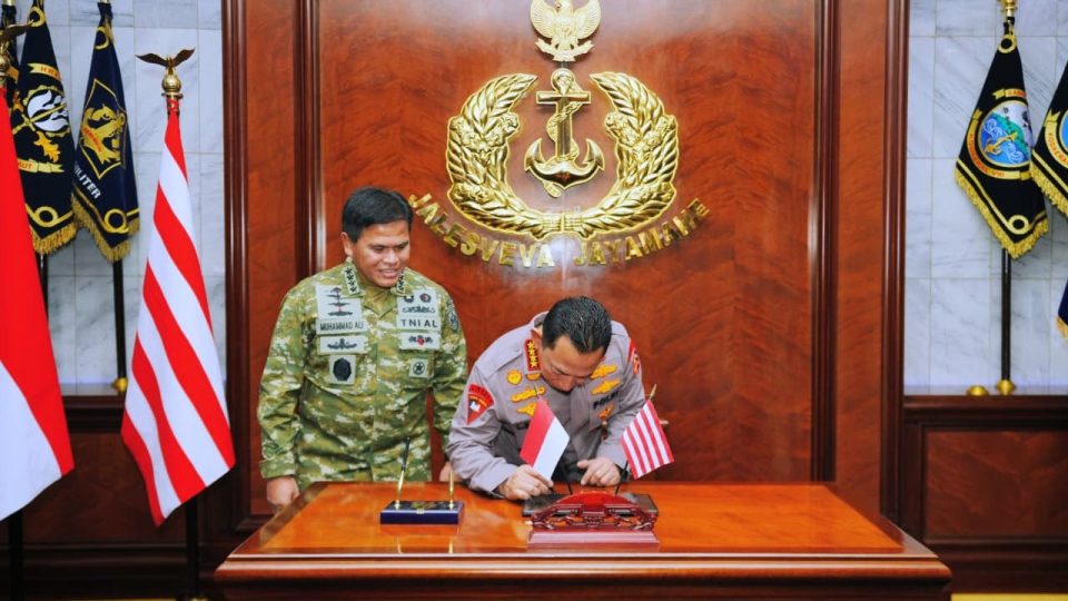 Kapolri Bersama Menko Polkam dan Pimpinan Lembaga Negara Perkuat Kebersamaan di Mabes TNI AL
