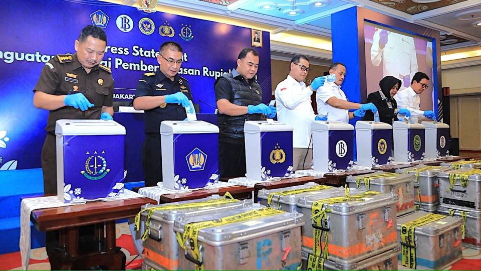 Bareskrim Polri bersama Bank Indonesia dan unsur Botasupal konferensi pers dan pemusnahan uang rupiah palsu di Kantor Pusat BI