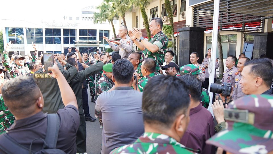 Korem 083/BDJ Geruduk Polresta Malang Kota Meriahkan Hari Bhayangkara ke-80