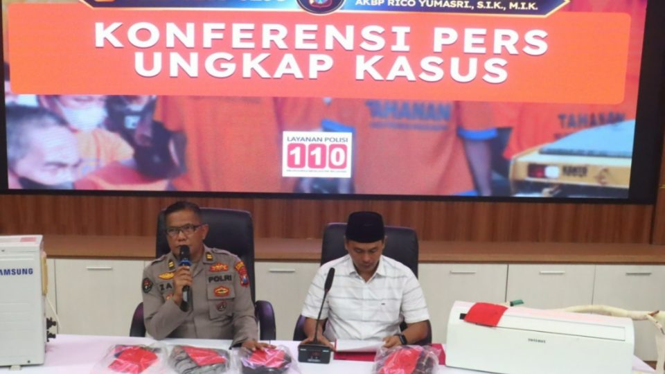 Dari hasil pemeriksaan, tersangka tercatat sudah 12 kali melakukan aksi pencurian di sekolah dan perkantoran