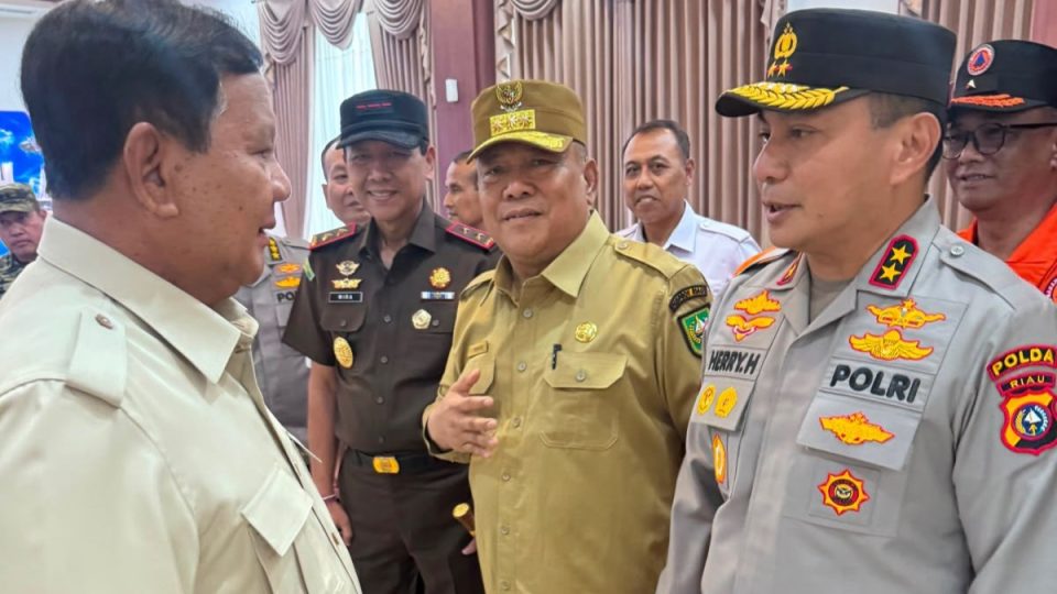 Diapresiasi Presiden Prabowo, Kapolda Riau Ini Kerja Bersama, Fokus Kami Padamkan Api