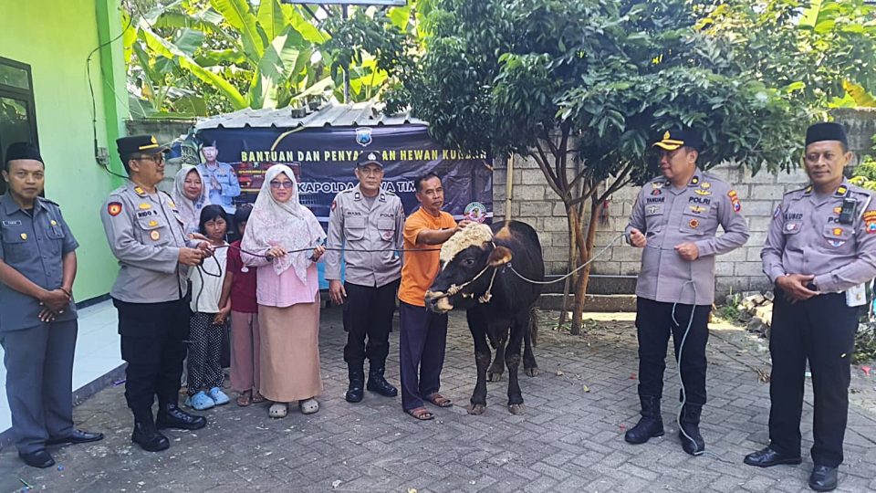 Dua PP menerima bantuan yakni Pondok Pesantren Tebuireng dan Pondok Pesantren Hafidzul Musthofah Al Hasaniyyah