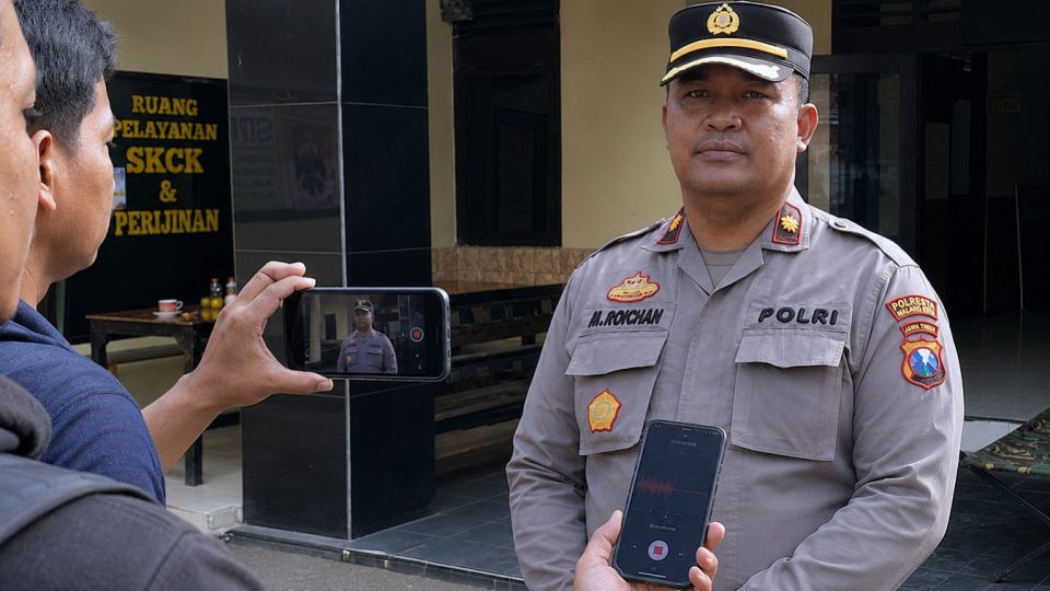 Kompol M. Roichan: Dua Pria Diserahkan Warga ke Polsek, Seluruh Proses Dilakukan Secara Profesional dan Transparan