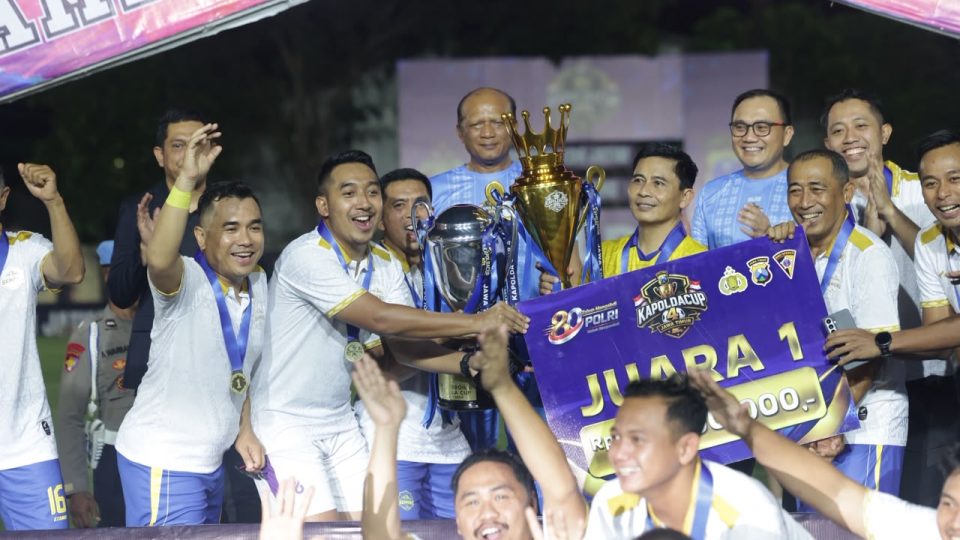 Final Kapolda Cup 4 Berlangsung Meriah, Tim Gabsat Polda Jatim Angkat Trofi Juara