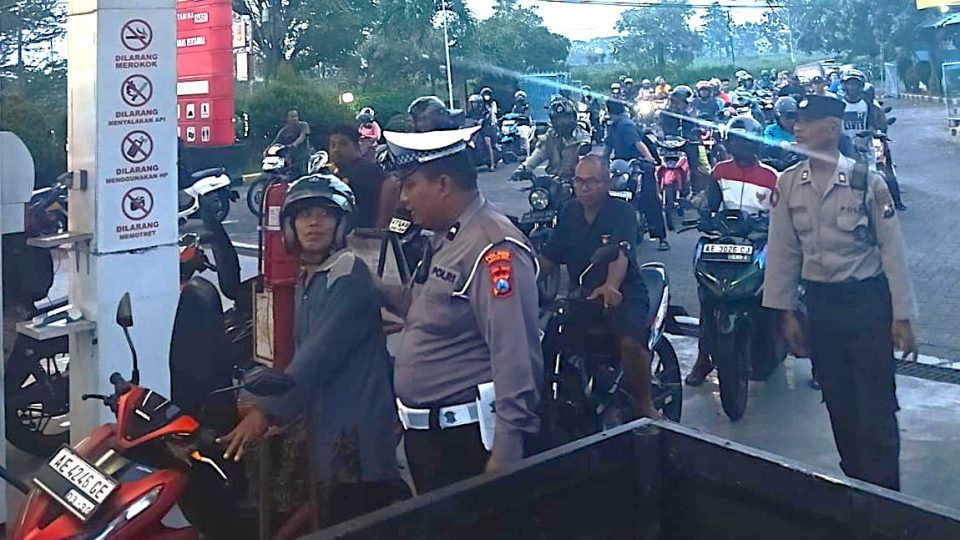 Hingga saat ini, kondisi di seluruh SPBU wilayah Kecamatan Manguharjo terpantau aman, lancar, dan terkendali