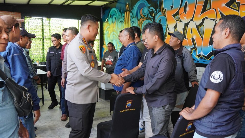 Kapolresta Malang Kota Ajak Media dan Suporter Jaga Kamtibmas, Dorong Aremania - Bonek Rawat Kedamaian Sepak Bola