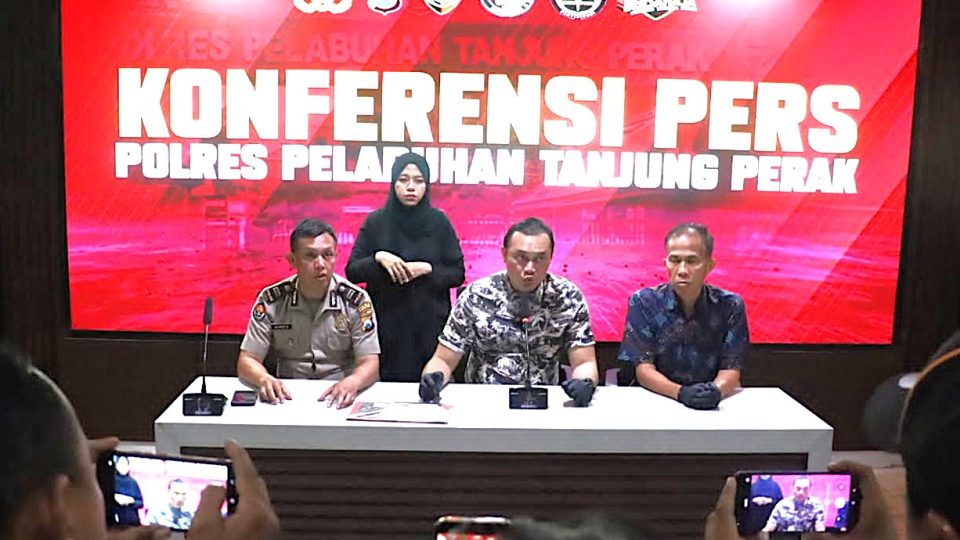 Keduanya diamankan di sebuah warung makan di kawasan Jalan Kenjeran, Surabaya, pada Jumat (1262026)