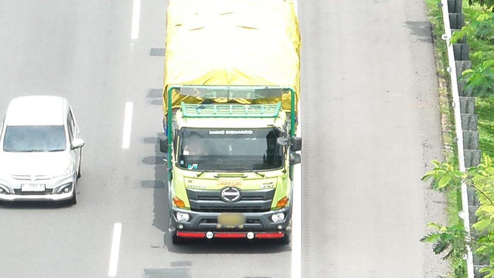 Kombes Pol Dwi Sumrahadi mengungkapkan, melalui dukungan teknologi ETLE Drone Presisi, petugas dapat memantau lalu lintas dari udara