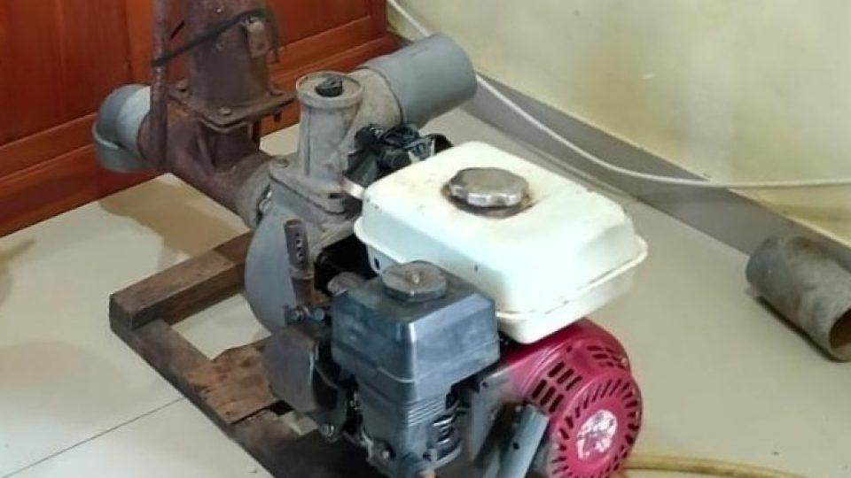 Kronologis kejadian bermula saat korban berada di sawah dan mendapati mesin alkon pompa air miliknya telah hilang