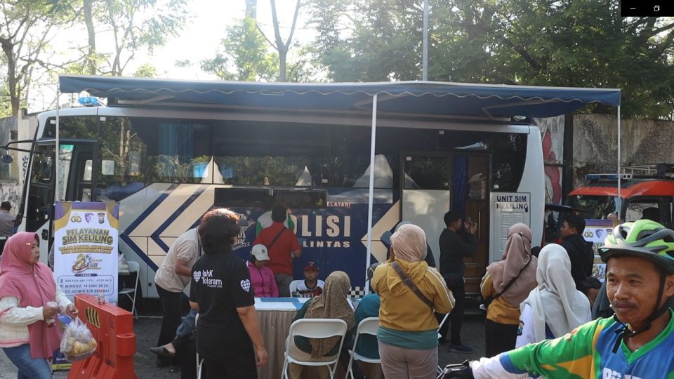 Masyarakat di CFD bisa membayar pajak kendaraan tahunan lebih mudah tanpa harus ke kantor Samsat