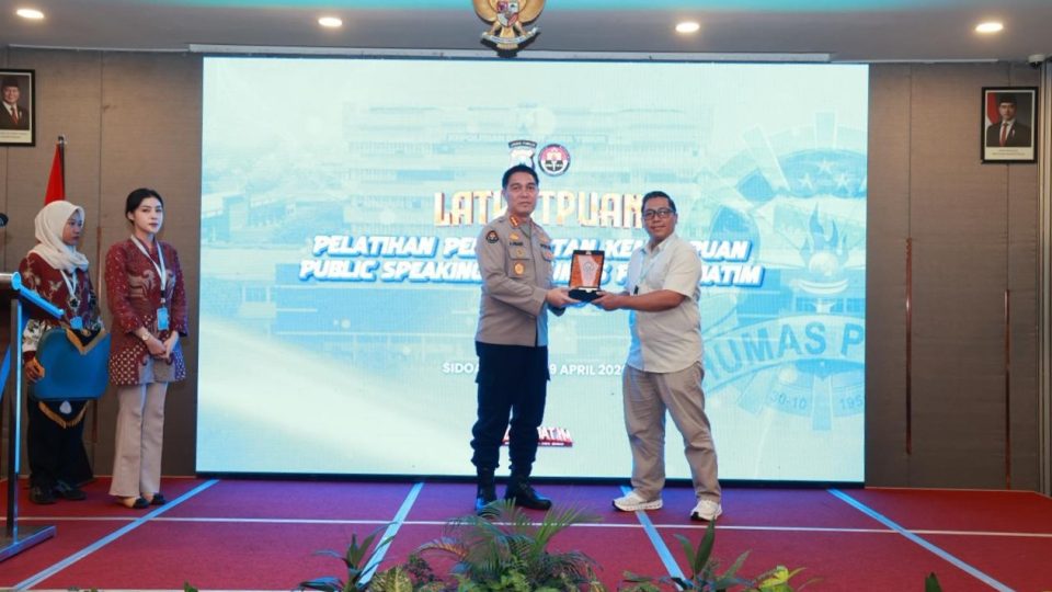 Pelatihan Public Speaking, Kabid Humas Polda Jatim Humas Harus Jadi Komunikator Efektif di Era Digital