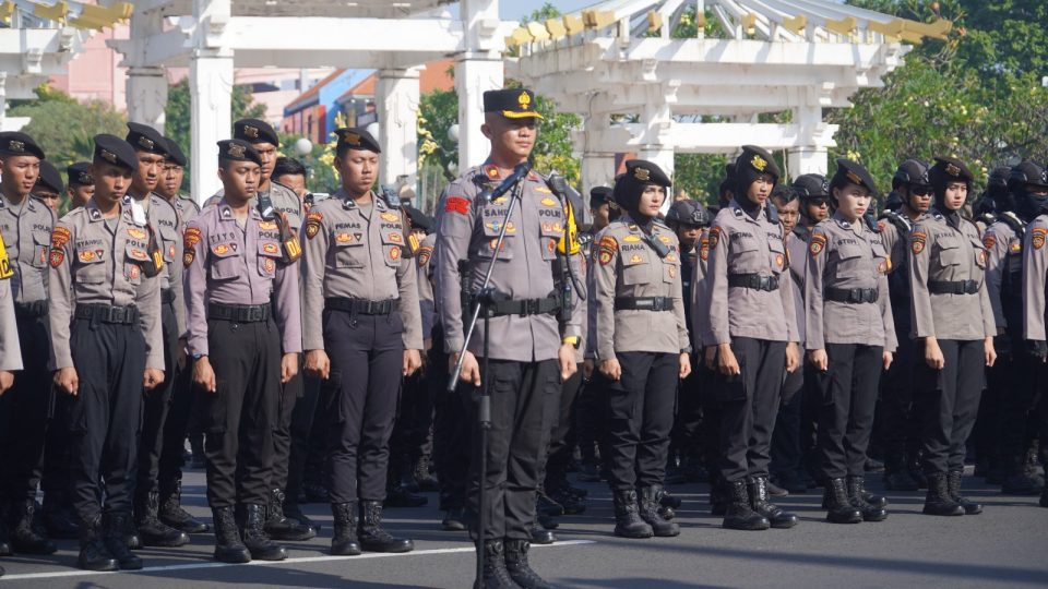 Penempatan personel dilakukan untuk memastikan arus kegiatan berjalan tertib, aman, dan tidak mengganggu aktivitas masyarakat