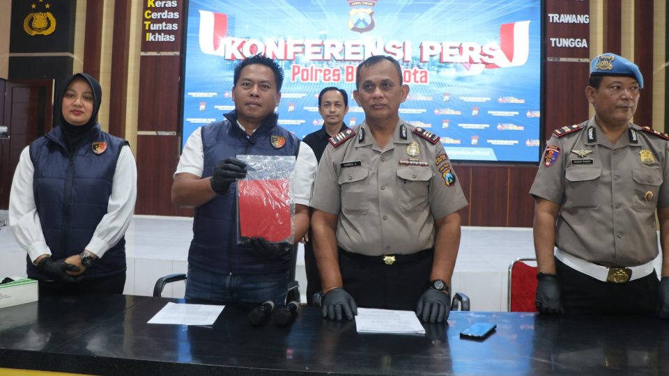 Polres Blitar Kota Amankan Tiga Tersangka Perampasan Modus Jebak Korban Lewat Aplikasi Kencan