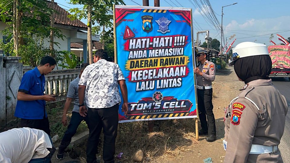Polres Jember Masifkan Edukasi Berkendara Aman di Titik Rawan Kecelakaan