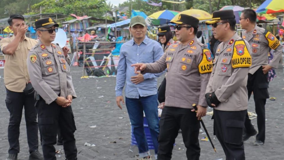 Polres Lumajang Tingkatkan Pengamanan Wisata Pantai Watu Pecak