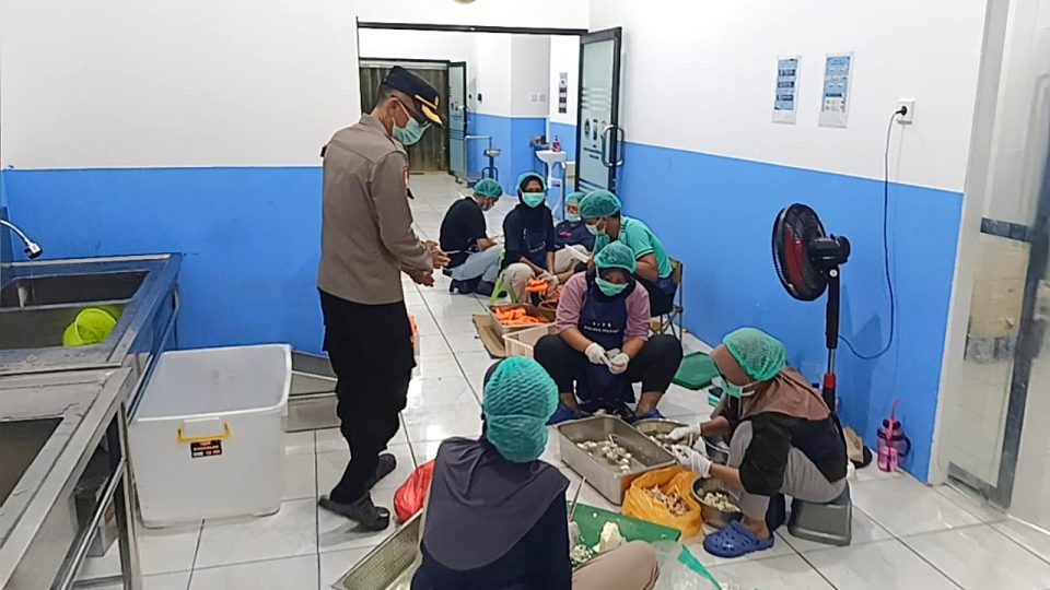 Polres Ngawi Cek SPPG Ketanggi, Tekankan SOP hingga Zero Accident