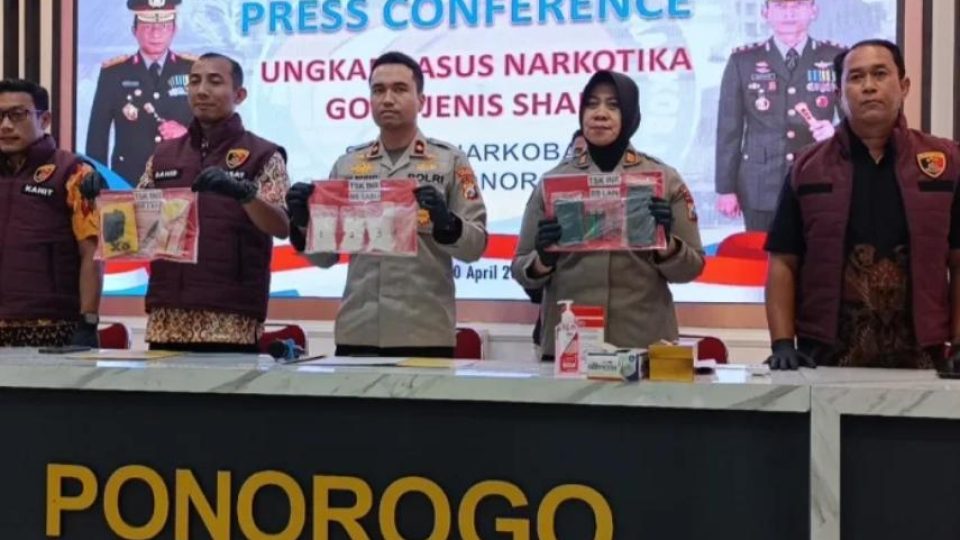 Polres Ponorogo Amankan Pengedar Narkoba Asal Madiun, Sita 301 Gram Sabu