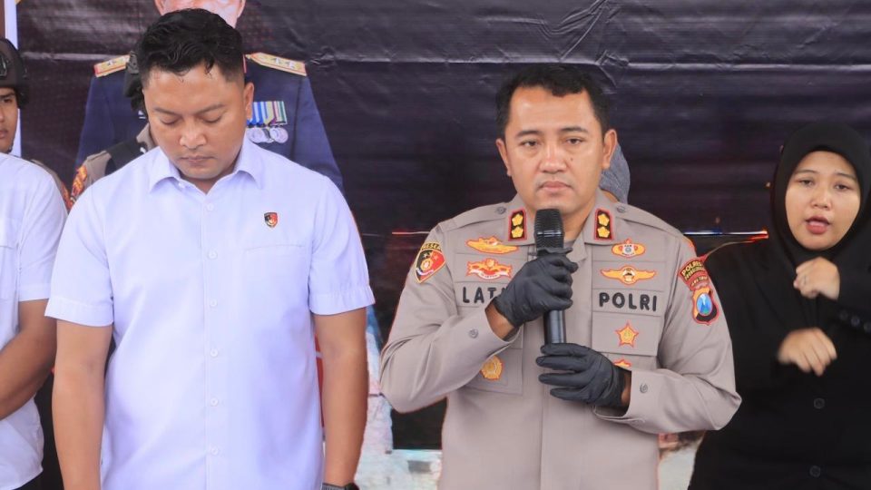Polres Probolinggo Amankan 3 Tersangka Pencuri Koper Milik Wisatawan Asal Thailand di Gunung Bromo