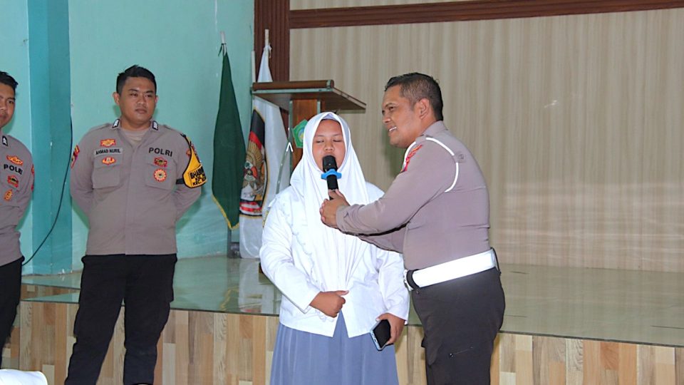 Polresta Sumenep Ajak Pelajar Cerdas dan Bertanggung Jawab Hadapi Era Kecerdasan Buatan