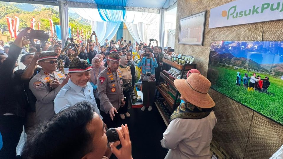 Polri Dorong Percepatan Swasembada Bawang Putih, Tanam Serentak & Panen Raya di Sembalun