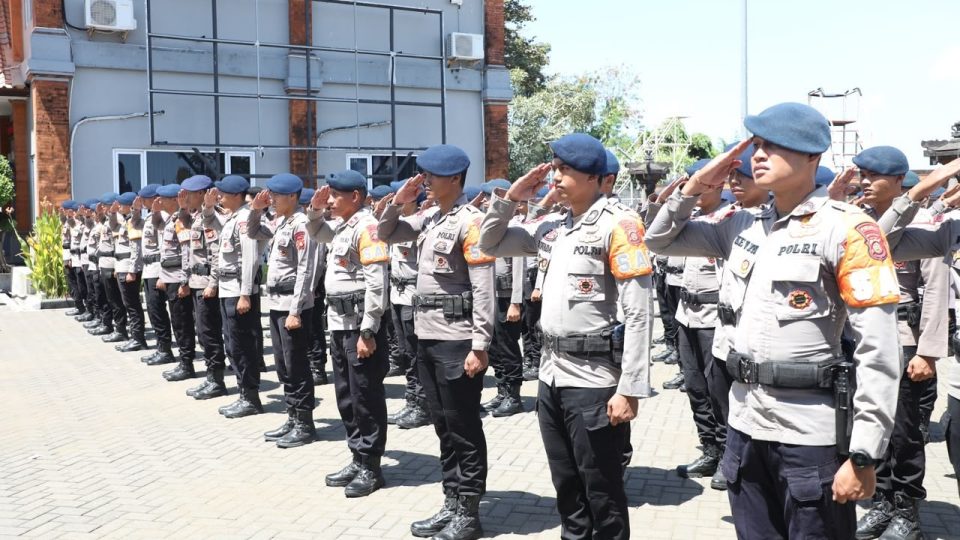 Polri Kerahkan 300 Personel Brimob dari Kaltim dan Bali untuk Tangani Karhutla di Kalbar