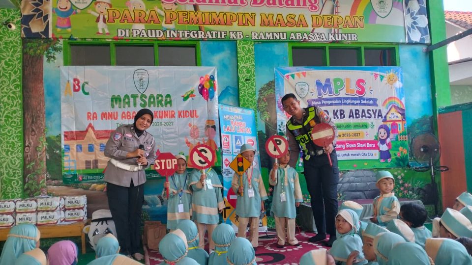 Polsanak Polres Lumajang Tanamkan Budaya Tertib Lalu Lintas kepada Anak Sejak Usia Dini