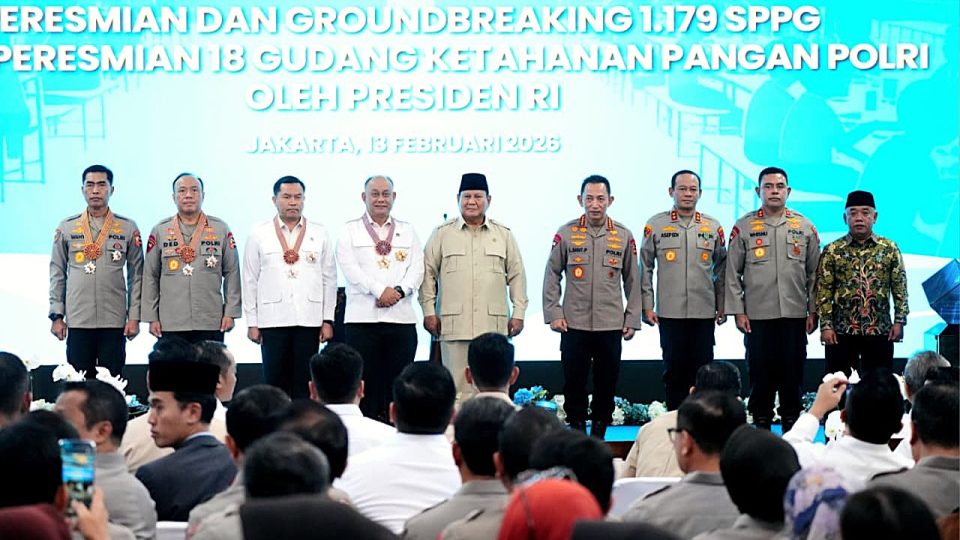 Presiden Prabowo Anugerahkan Bintang Jasa Dan Satyalancana Wira Karya Kepada Penggerak MBG Dan Rantai Pasok SPPG Polri