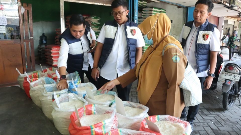 Satgas Pangan Polresta Sidoarjo Sidak Pasar, Pastikan Pasokan Bahan Pokok Aman dan Stabil