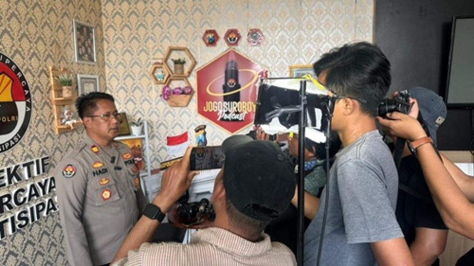 Tersangka ASA berperan sebagai joki mengawasi situasi sekaligus joki, sedangkan A.E. berperan sebagai eksekutor