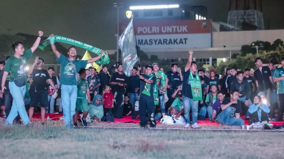 Polda Jatim Gelar Nobar Final Piala Presiden 2026, Ribuan Bonek Mania Dukung Persebaya dari Lapangan Mapolda