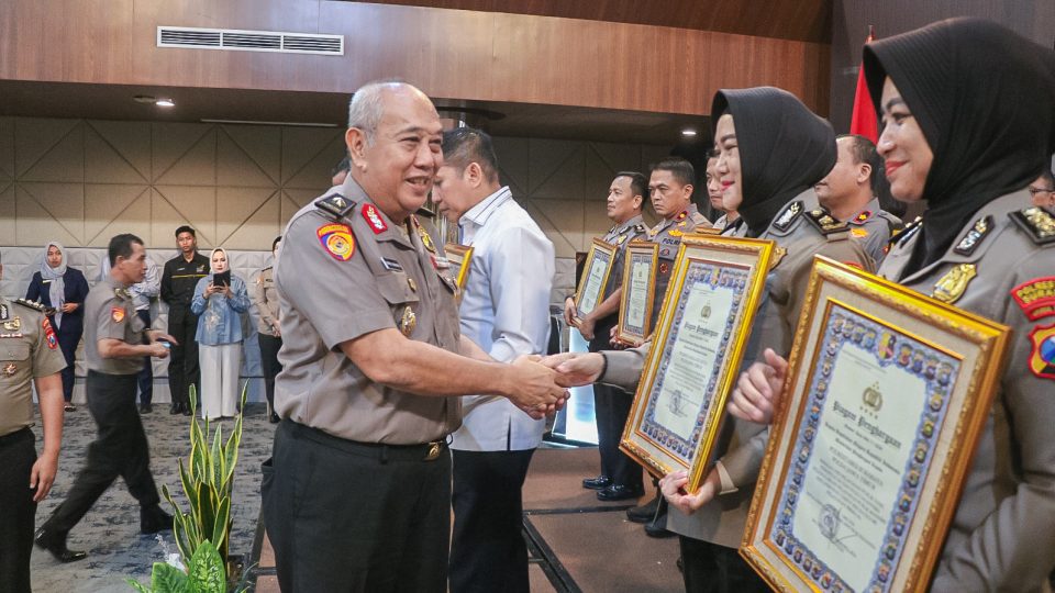 Raih Predikat Terbaik di Polda Jajaran, Polresta Malang Kota Terima Penghargaan Pelayanan Publik Kapolri