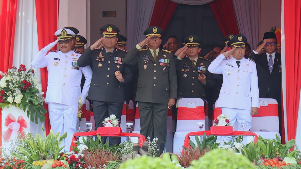 HUT ke-81 RI: Kapolresta Malang Kota Hadiri Upacara hingga Penurunan Bendera, Ajak Warga Peduli NTT dan Bumi Arema Semakin Damai